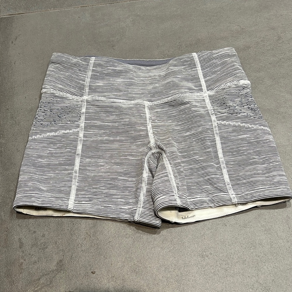 Lulu shorts with pockets
